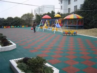Gummibodenbelag für Spielplatz mit Gummifliesen zum Neupreis